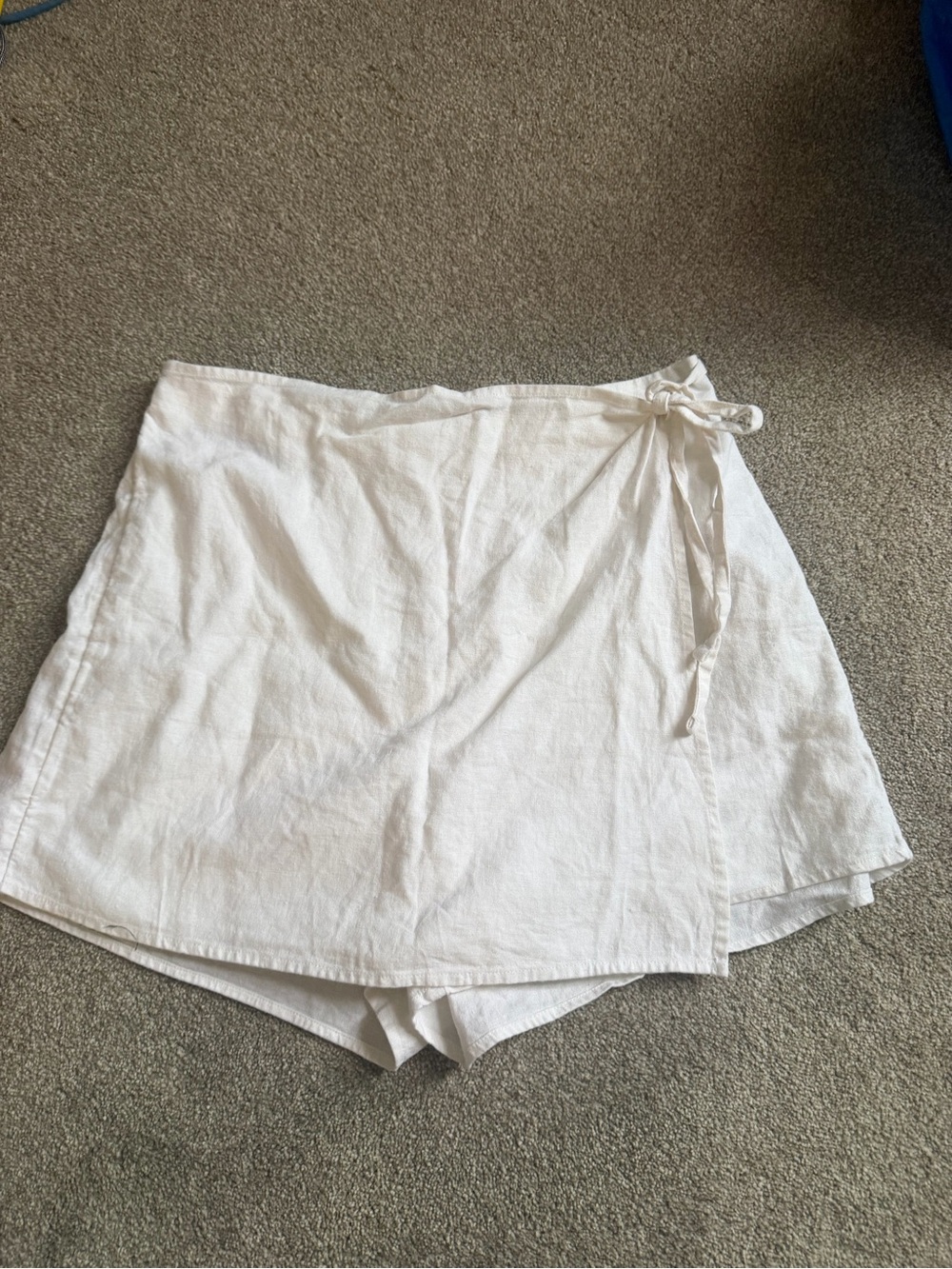 Old Navy White Linen Wrap Shorts
